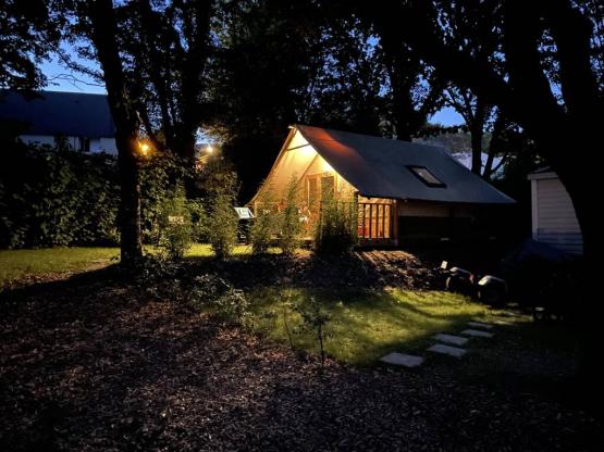Chalet bois 1 chambre- idéalement situé dans un cadre verdoyant, accès piéton.