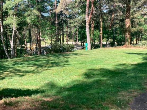 Emplacement caravane (ou tente) + 1 voiture (ou moto) et 1 personne