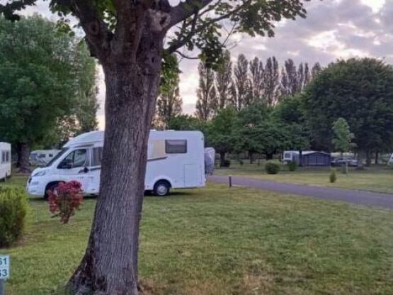 Forfait camping (emplacement, 1 véhicule)