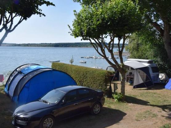 Emplacement Confort "1ère ligne vue Lac"
