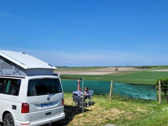 Forfait Nature (1 tente, caravane max6.5m (double essieux interdite)  ou camping-car / 1 voiture)
