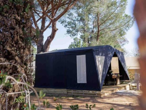 Ecrin Cocoon Insolite 16m² (without toilet blocks) 2 bedrooms + TV + sheltered terrace 14 m²