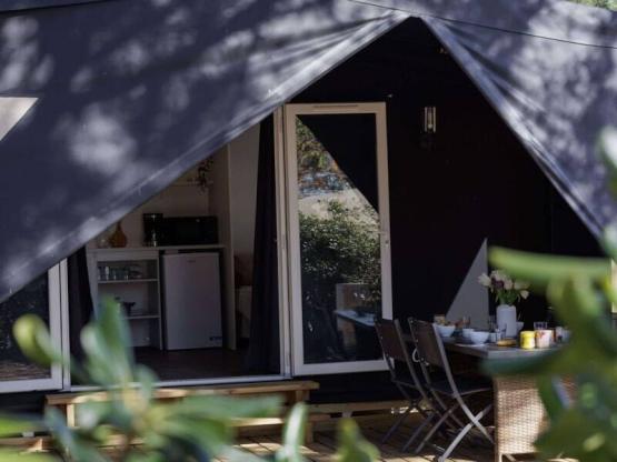 Ecrin Cocoon Insolite 16m² (sans sanitaires) 2 chambres + Terrasse couverte 14 m²+ TV + Coin Cuisine