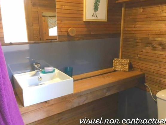 Premiumformule: standplaats 10A uitgerust met een Freecamp (hut met sanitair)