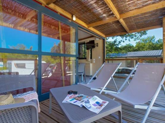 Chalet CONFORT + Mistral 25m² - climatisé -  2 chambres - terrasse 12m² 4/5 pers.