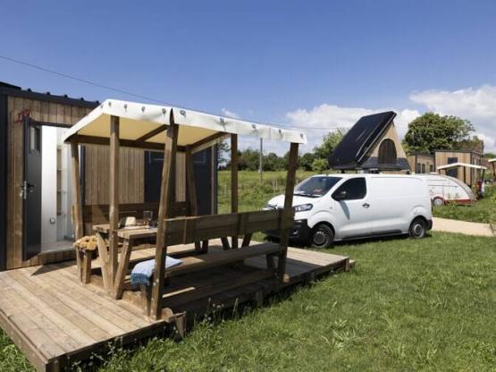 EMPLACEMENT PREMIUM avec sanitaire individuel privé