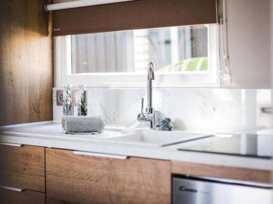 Mobil-home Althéa 33m² 2 chambres 2 salles de bain avec climatisation et télévision