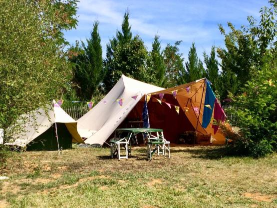 Pitch XL, >140m², incl. 10 amps electricity and car