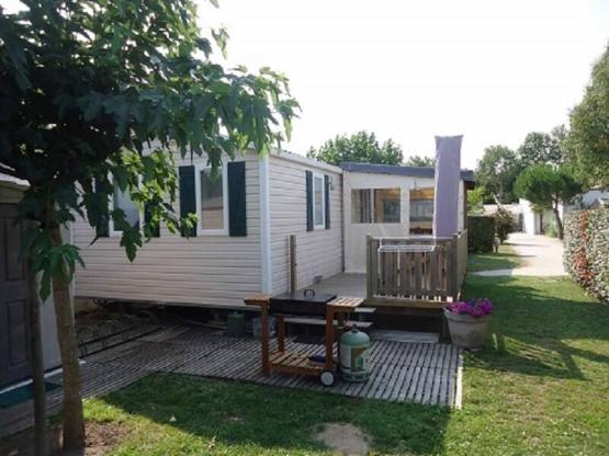 Die Premium-Buse 04  2 Schlafzimmer