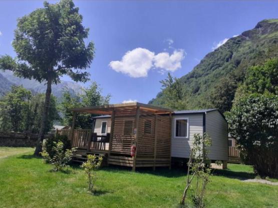 Homeflower Premium 33.5m² - 3 Schlafzimmer - Halbüberdachte Terrasse + Spüllmachine + BBQ