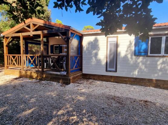 Chalet 58m² - 3 chambres - 2 salles de bains - terrasse couverte + Clim + TV + LV + four*
