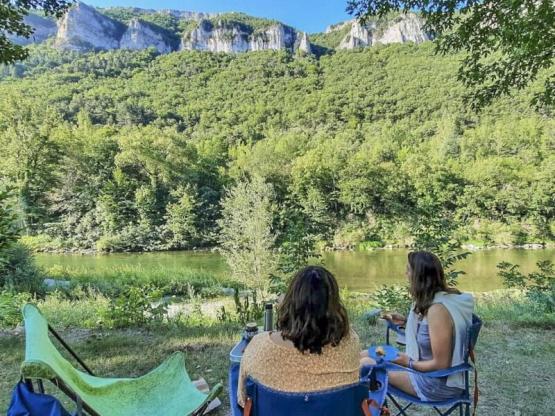 Forfait Bord De Rivière 1 Tente/caravane + 1 voiture + électricité ou camping-car + électricité
