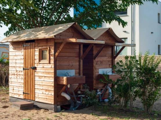 Forfait Premium avec sanitaire privé (1 tente, caravane ou camping-car/1voiture +électricité 16A)