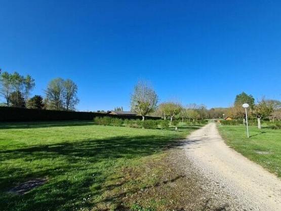 Forfait camping (emplacement, 2 personnes, 1 véhicule)