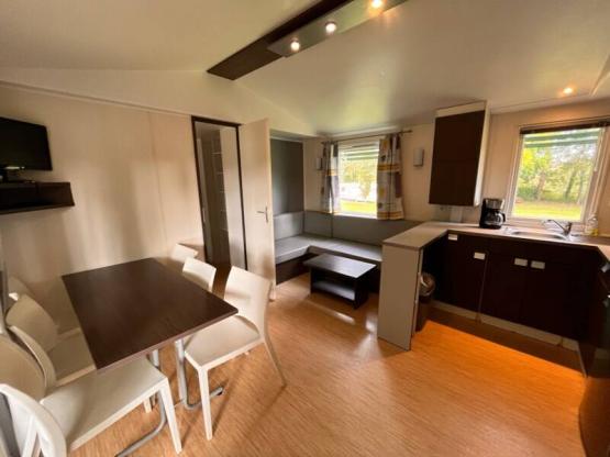 Mobil home Confort 38m² 3 chambres + TV + terrasse couverte 18m² + 2 salles de bains