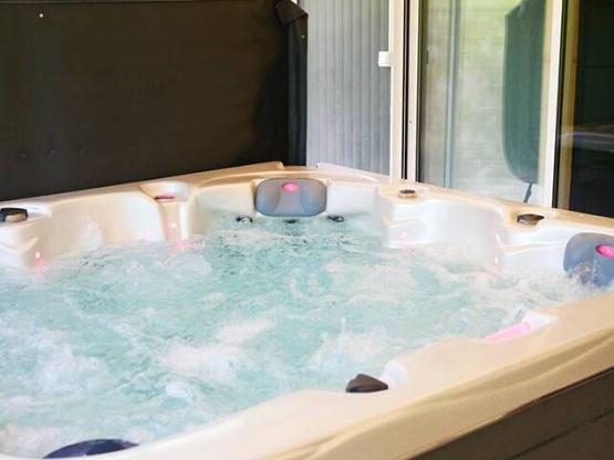 Container hot tube and sauna