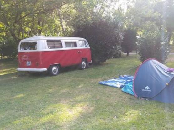 Emplacement pour tente, caravane, fourgon, camping-car