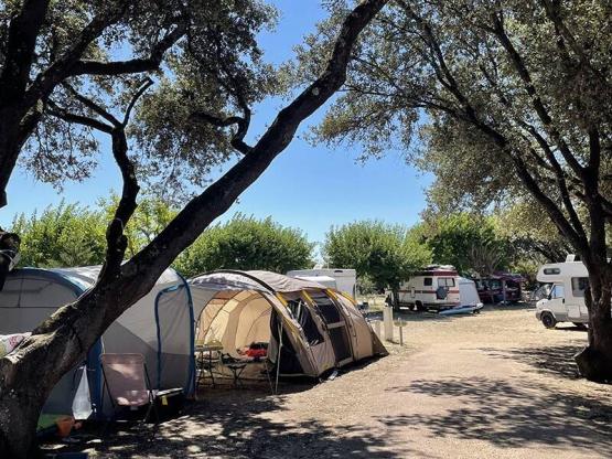 Forfait Emplacement + 1 voiture + 1 tente OU caravane OU camping-car