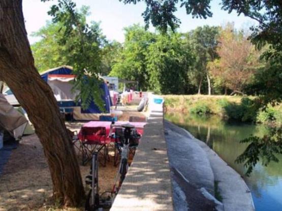 Emplacement moyen tente ou camping car SANS ELECTRICITE