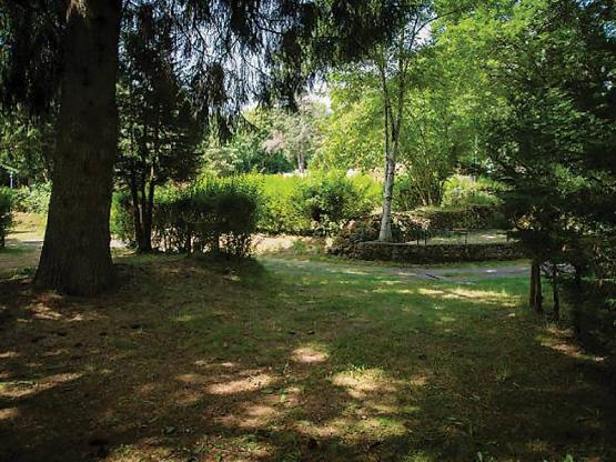 Emplacement Caravane et Camping-car - Grand Confort - Eau et Electricité Inclus