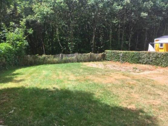 EMPLACEMENT D'ANGLE - Electricité 16A + Eau + Evacuation WC, eaux grises