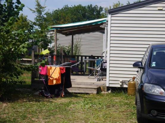 Stacaravan Confort 26 m² (2 sl.k.-2/4 pers) + terras 10 m² zonder airco