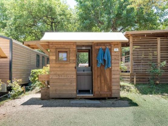 Forfait avec sanitaire privatif