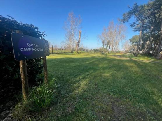 Aire Camping-Car - avec électricité