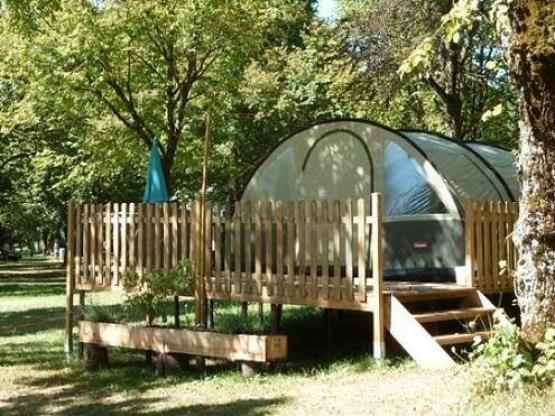 Prêt à camper: car + tent + electricity