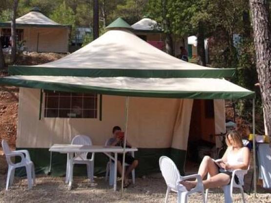 Bungalow Toilé Standard 20m² 2 chambres - sanitaire commun - sans clim