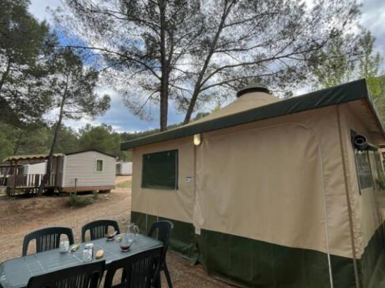 Bungalow Toilé Standard 20m² 2 chambres - sanitaire commun - sans clim