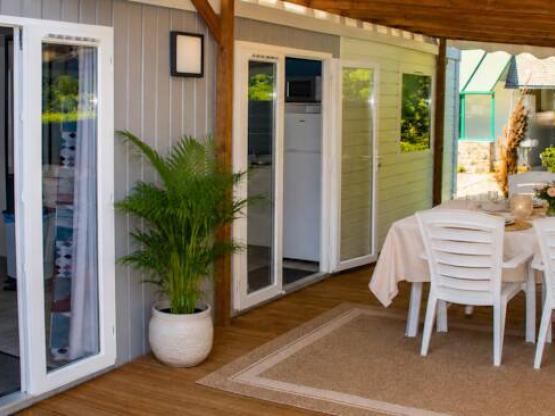 Mobil-home Caraïbes Premium - 3 chambres + terrasse + TV