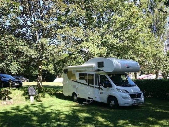 Emplacement Spécial Van/Camping car : Electricité Eau Vidange