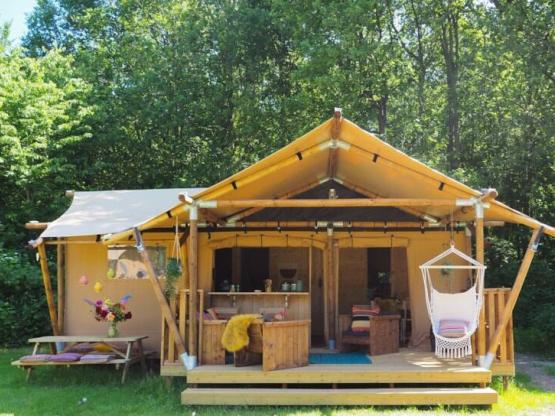 Tente Lodge NEANDERTAL 55m² avec sanitaires