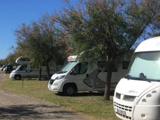 Emplacement nu pour Camping-car avec électricité