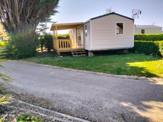 NEW // Mobil-home Premium 32m² (3 chambres) + Terrasse couverte + TV + Clim + BBQ