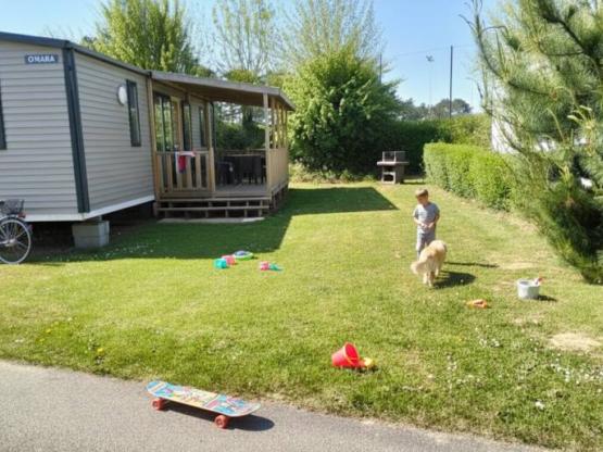 NEW // Mobil-home Premium 40m² (3 chambres) + Terrasse couverte + TV + Clim+ 2SDB + BBQ