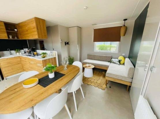 NEW // Mobil-home Premium 40m² (3 chambres) + Terrasse couverte + TV + Clim+ 2SDB + BBQ