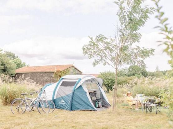 Forfait Emplacement Premium (2 personnes + 1 véhicule inclus)