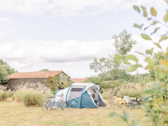 Forfait Emplacement Premium (2 personnes + 1 véhicule inclus)