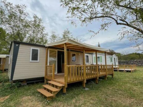 NOUVEAU Mobil home - 3 chambres avec climatisation Nesasio