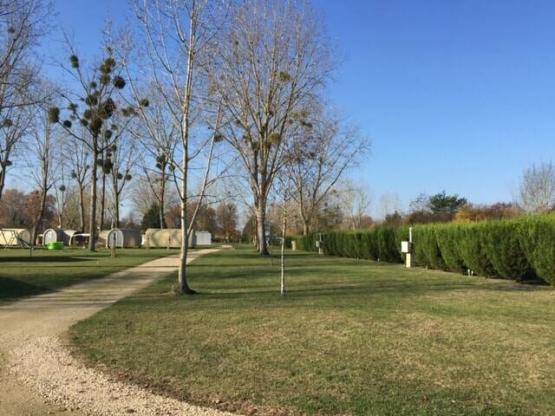 Emplacement avec Réfrigérateur