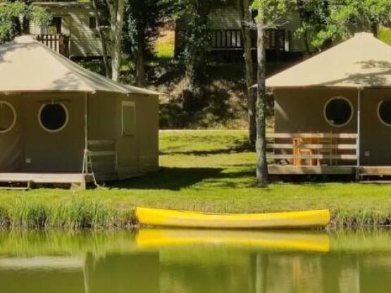 TENTE LODGE 40 M2 SANS SANITAIRES - AU BORD DE L'ETANG DE PECHE