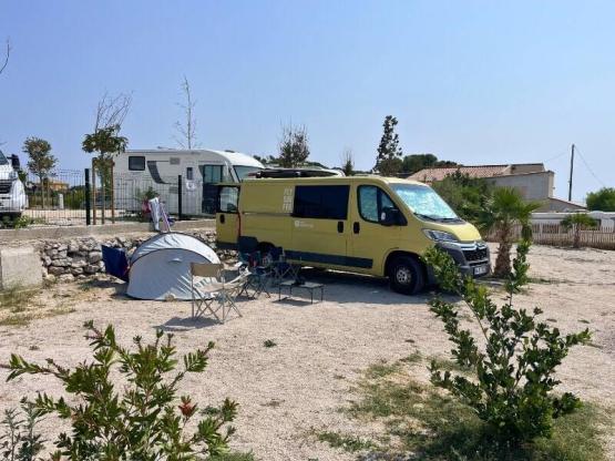 Grand Confort XL Emplacement Tente/Van/Caravane/Camping-Car