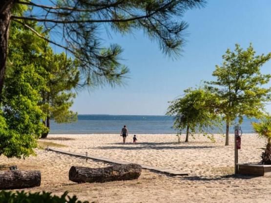 Emplacement avec électricité - Vue Lac 1ère ligne / M