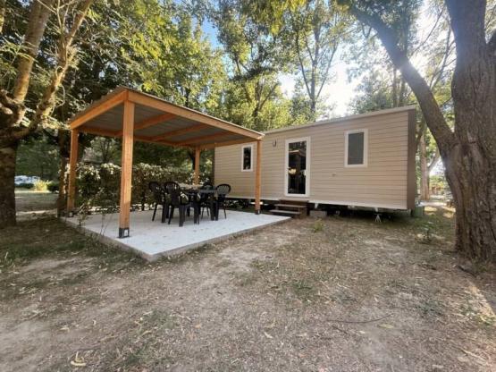 Mobil-home Confort 26m² 2 chambres - Terrasse semi-couverte + TV