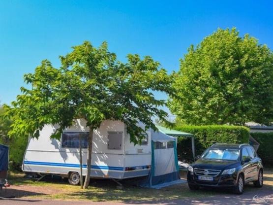 Forfait emplacement + 1 voiture + électricité