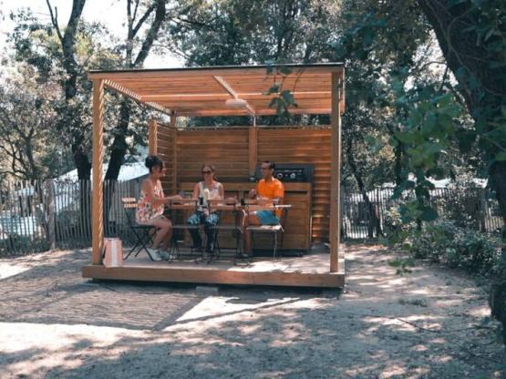 SIGNATURE Pitch with equipped terrace / D