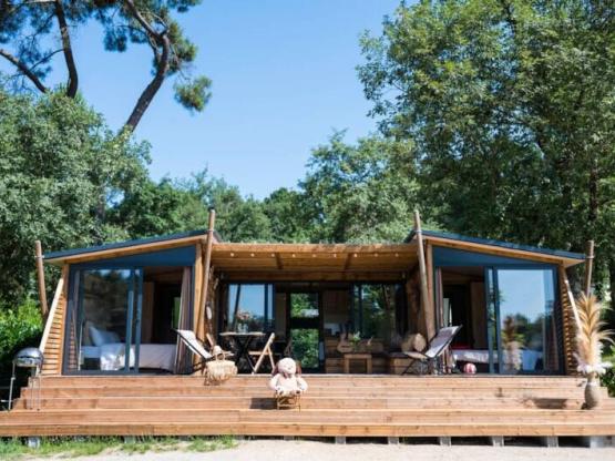 Chalet premium 2 chambres 2 salles de bains face a l'etang