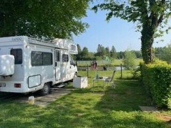 Stellplatz + 1 Auto + Zelt , Wohnwagen oder Wohnmobil